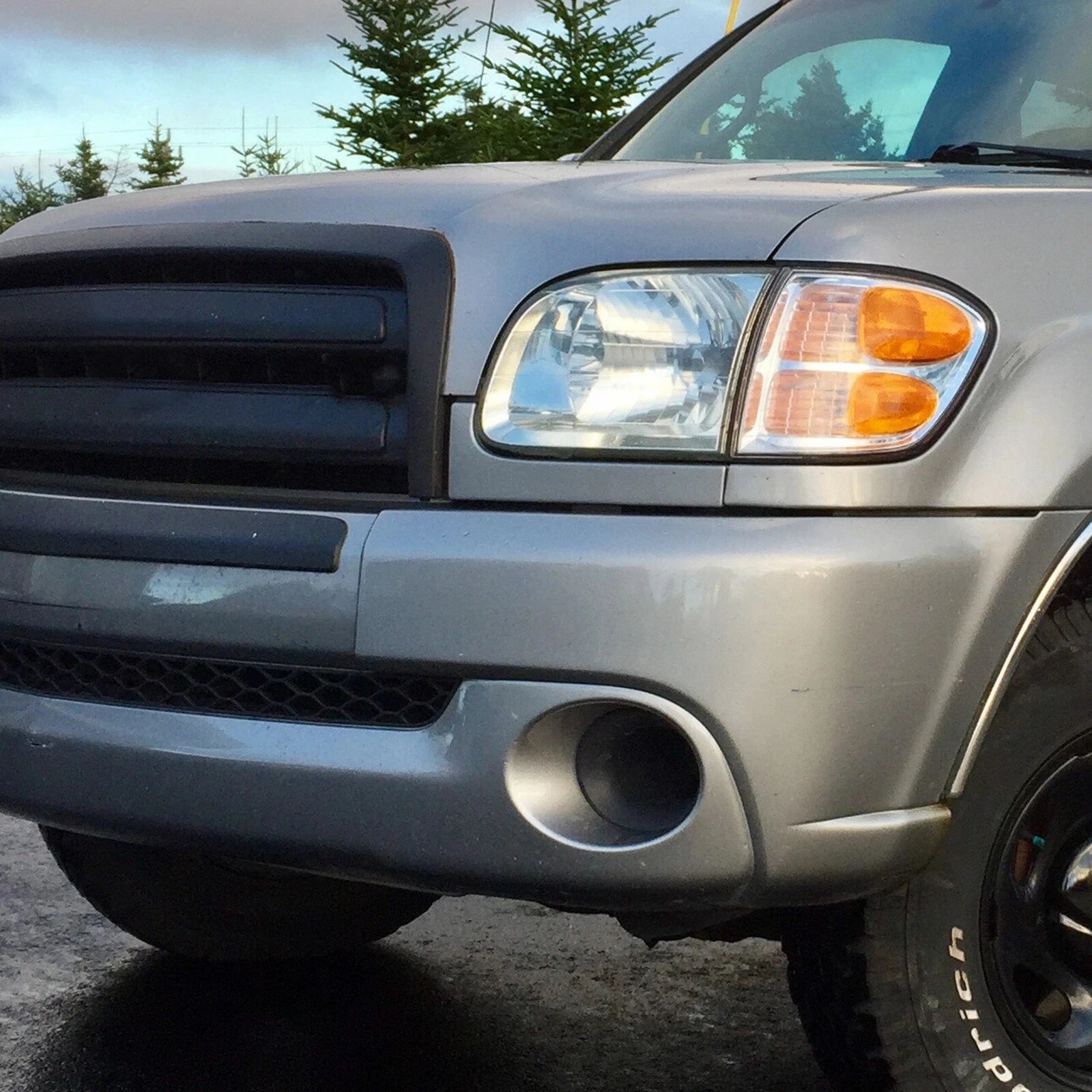 Left Bumper Grille Headlight Filler Panel for Tundra Crew Double Cab (2003–2006)