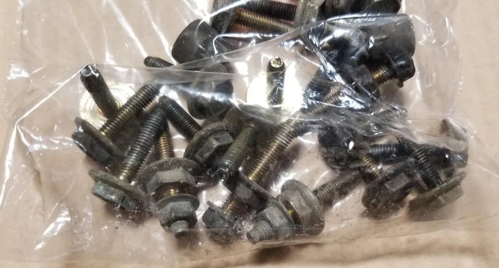 Valve Cover Hardware Set for Lincoln Continental (1997–2002)