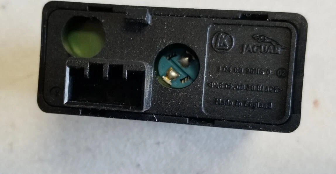 Trunk Boot Release Switch for Jaguar XJ8 XJR VDP (1998–2003)