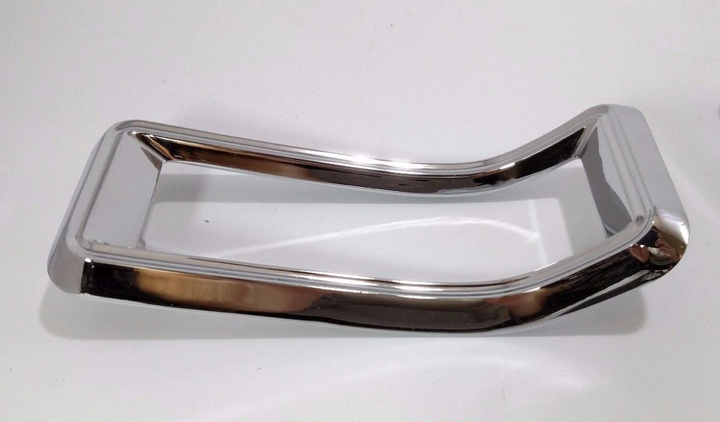 Tail Light Bezels Chrome Left Side for Ford Mustang (1967–1968)