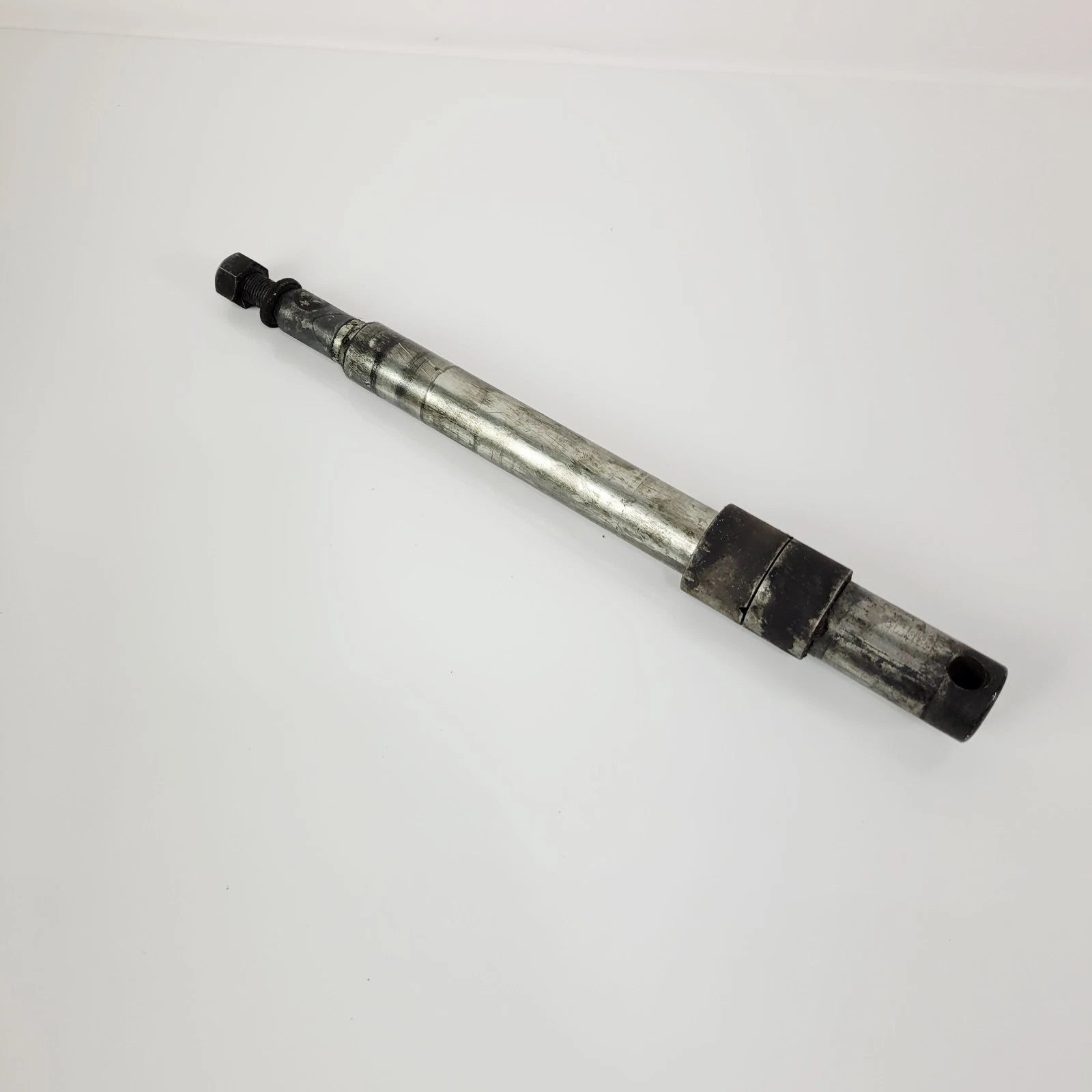 Front Wheel Axle Rod Bolt for Harley-Davidson Touring (2000–2007) 43364-00