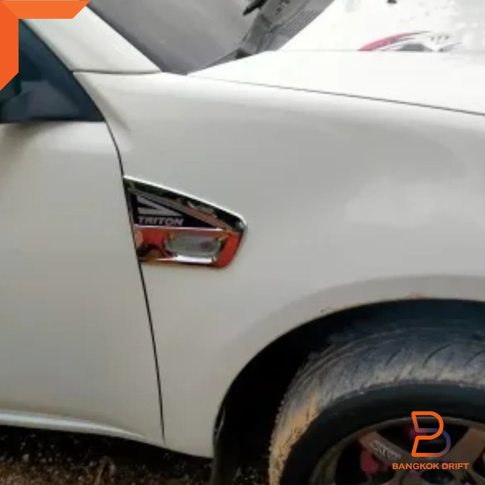 Chrome Side Vent Indicator Light for Mitsubishi Triton ML MN (2005-2015)