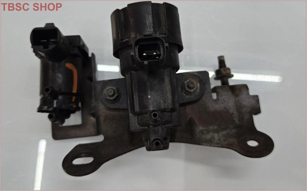 EGR Vacuum Assembly for Lincoln Mark VIII (1996) 4.6L F57E-9J459-CA