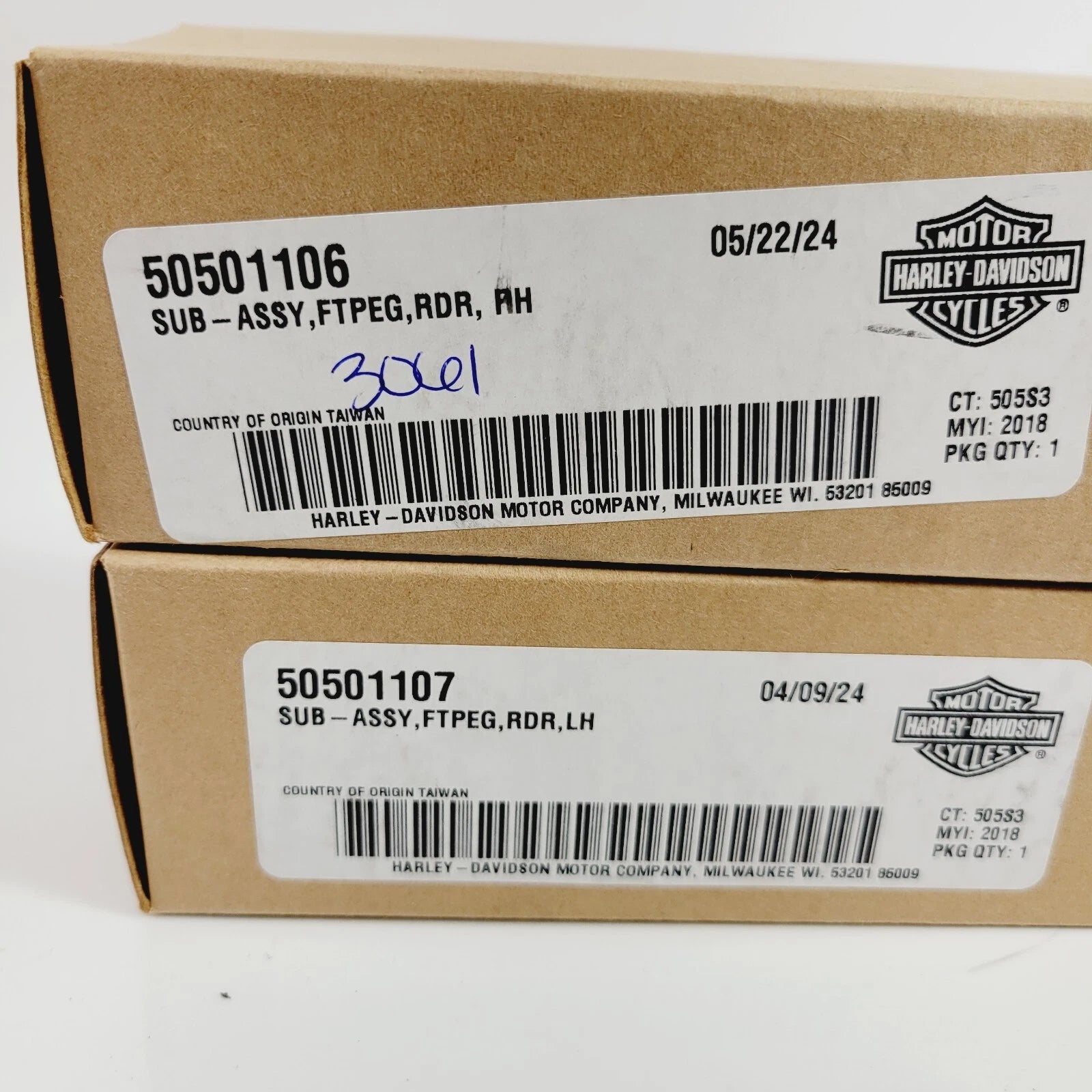 Set of 2 Rubber Foot Pegs for Harley-Davidson M8 Softail (2018–2024) 50501107