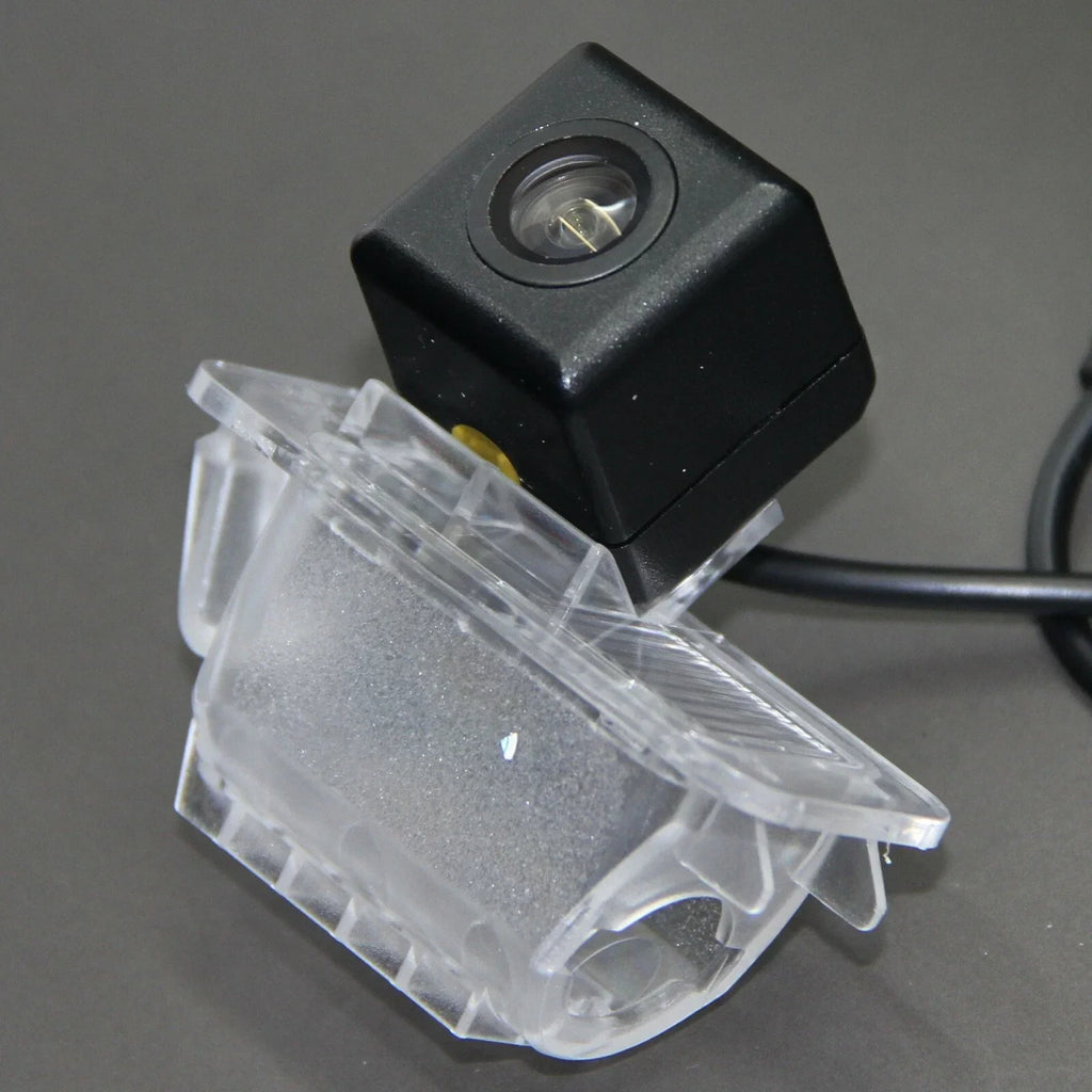 Reverse Rear View Backup Camera for Ford Focus Hatchback (2008–2010)