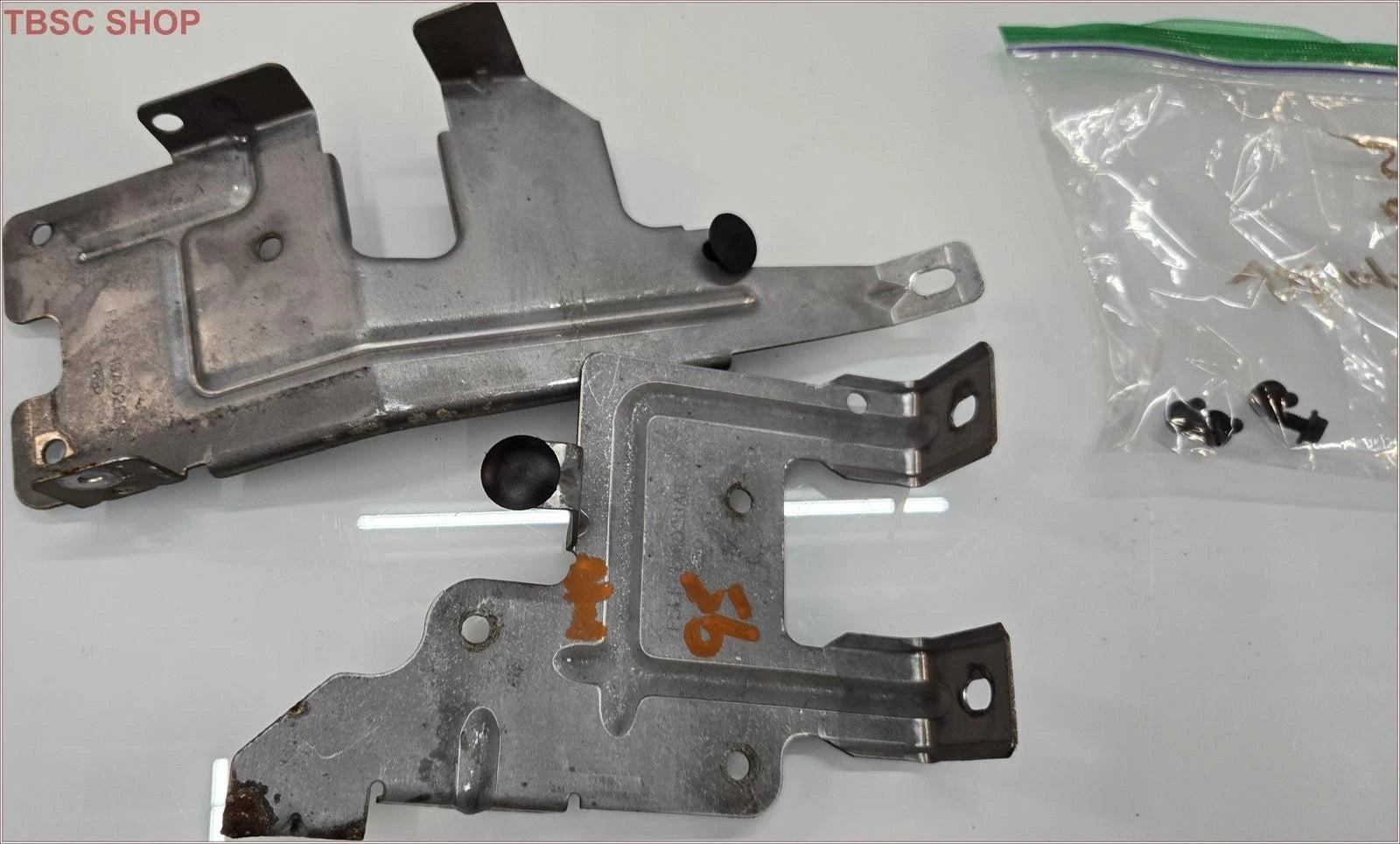 Trunk Mounted CD Changer Mounting Bracket for Lincoln Mark VIII (1993–1998)