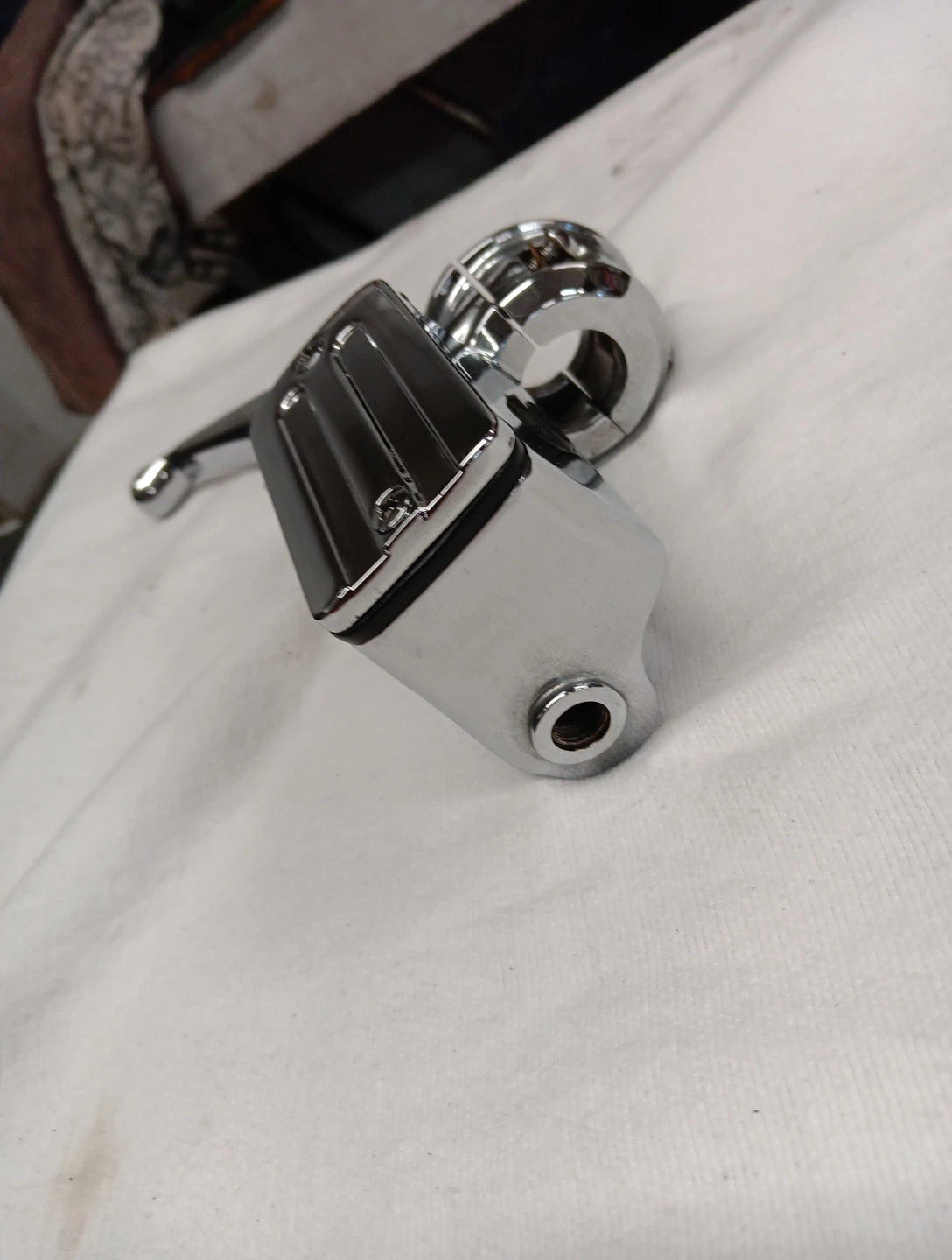 5/8 Front Chrome Master Cylinder Assembly for Aftermarket Vehicles