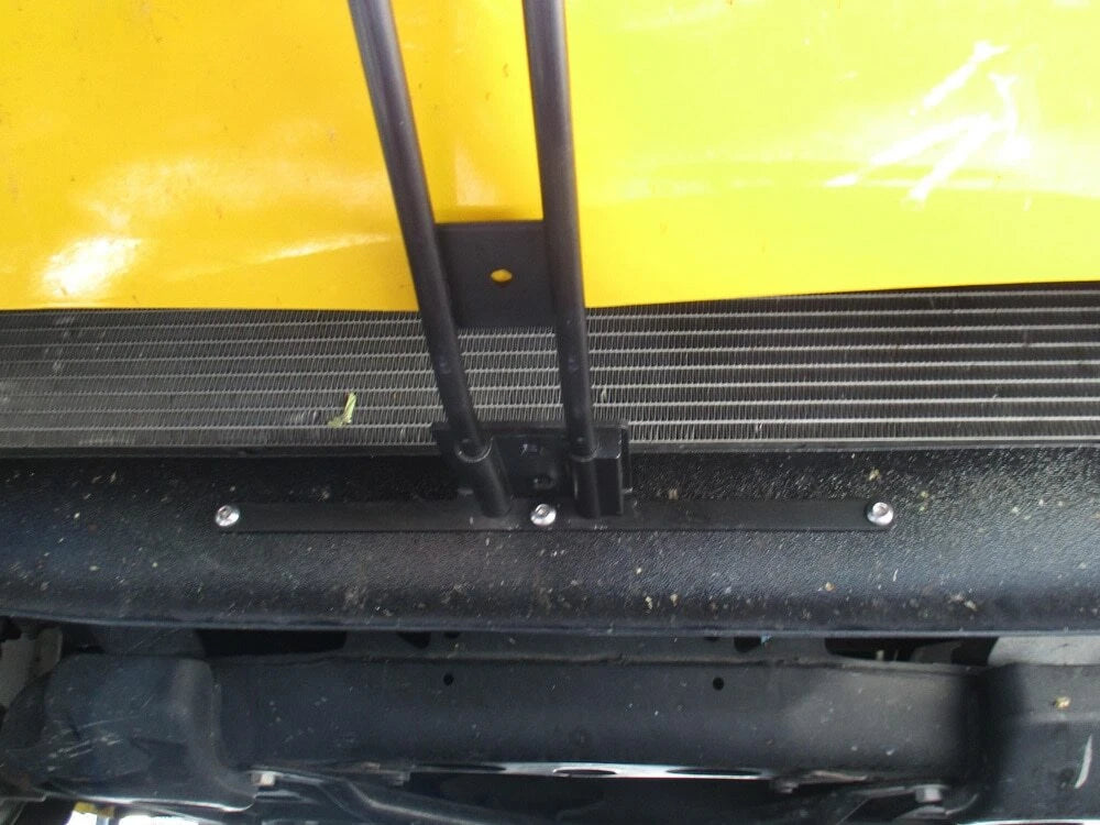 License Plate Bracket Removable for 2003–2006 Chevrolet SSR