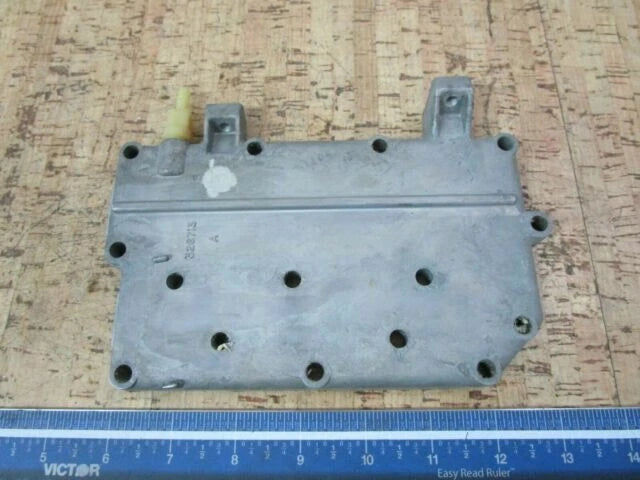 Exhaust Plate for Johnson Evinrude 2 Cyl 20-35HP (1981–1993) 391465