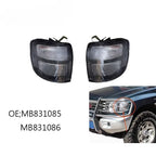 2 x front corner lights and turn signals for Mitsubishi Pajero V33 (1999–2006)