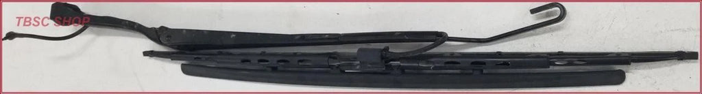 Set of 2 Windshield Wiper Arms for Jaguar XJ8 VDP (2004–2009)