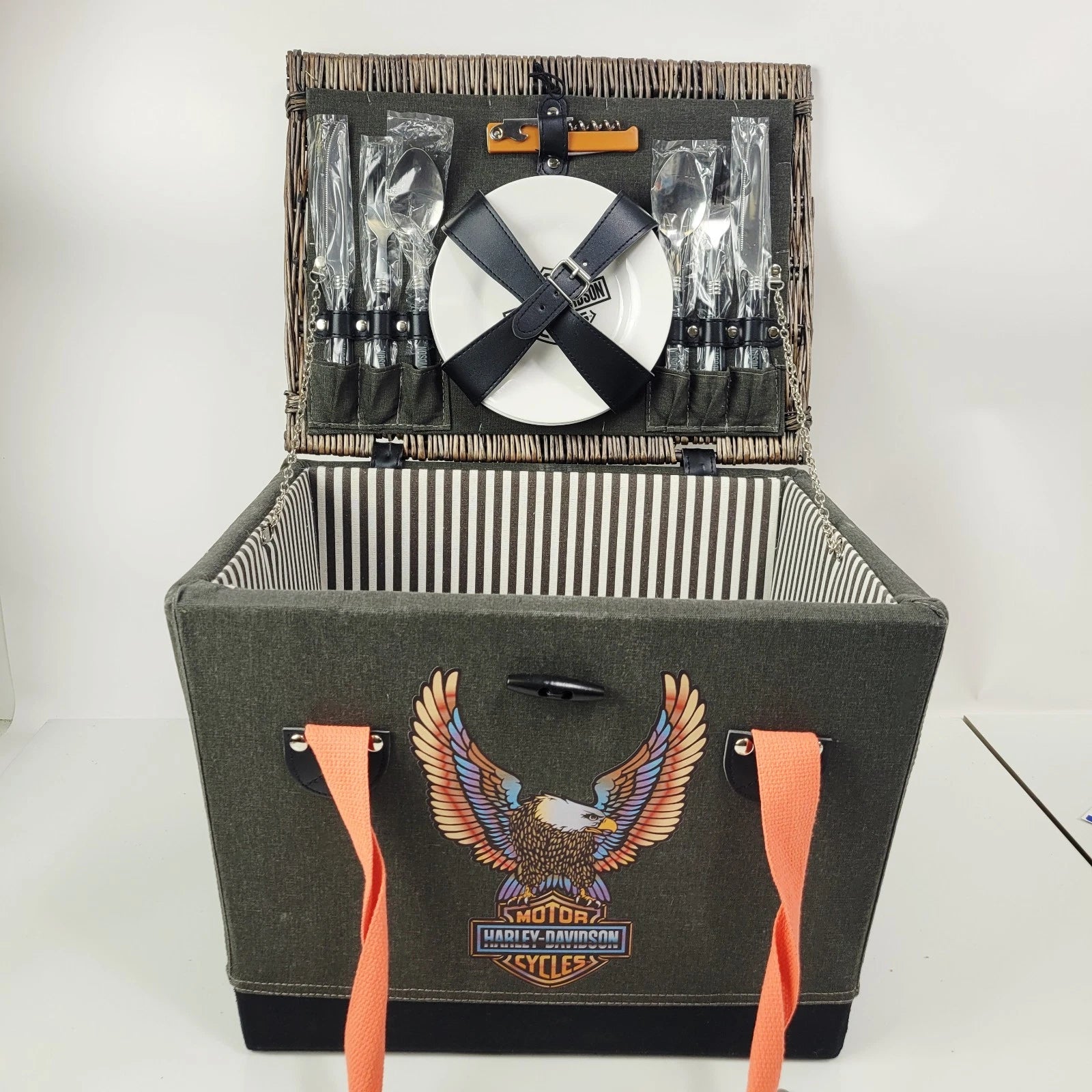 Picnic Basket with Wicker Lid & Handles for Harley-Davidson (Vivid Bar & Shield)