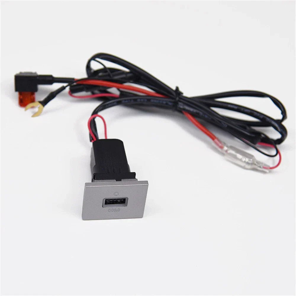 USB-A QC3.0 Fast Charger Socket Panel Mount for Ford Focus (2005-2009)