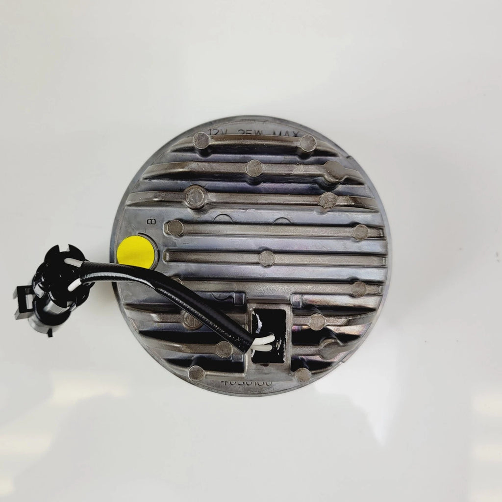 LED Spot Light Fog Light Passing Lamp for Harley-Davidson Softail Tri Glide (68000203)