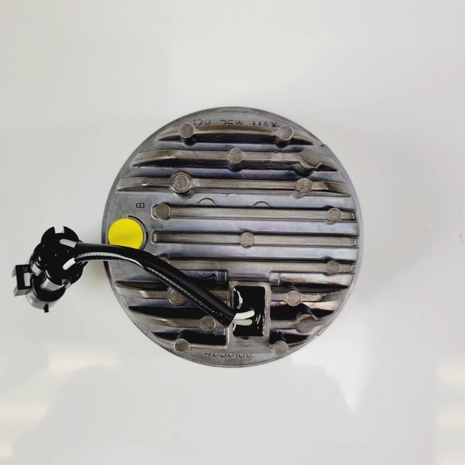LED Spot Light Fog Light Passing Lamp for Harley-Davidson Softail Tri Glide (68000203)