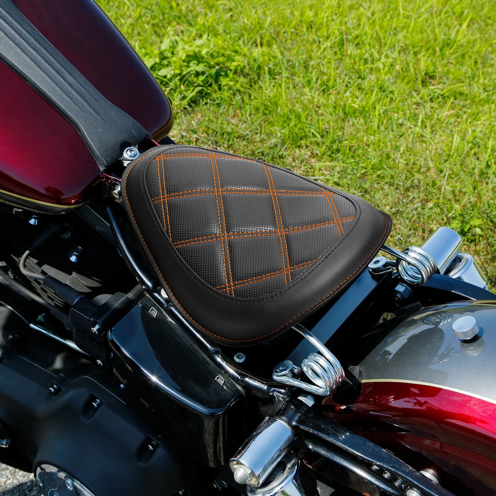 Driver Seat with Spring Bracket for Harley Dyna Low Rider Wide Glide (2007–2017)