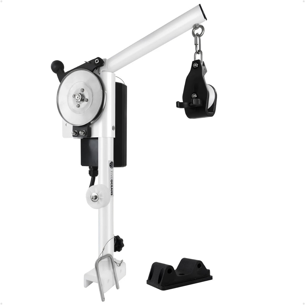 Line Hauler Pot Puller for 12V Applications (900W, 190 lb Capacity)