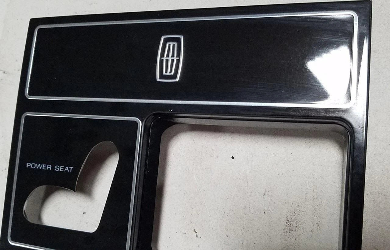 RH Front Door Seat Switch Panel for Lincoln Continental (1991–1993)
