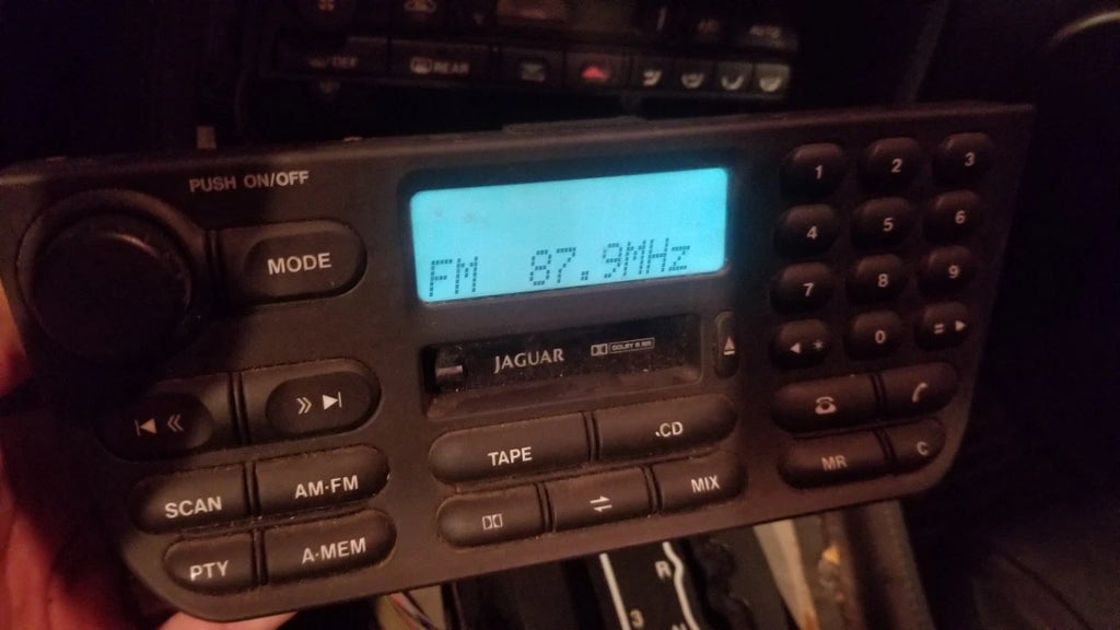 Radio Stereo Cassette Player for Jaguar XJ8 XJ8L (1998–2003) LNC4100BA AJ9800A