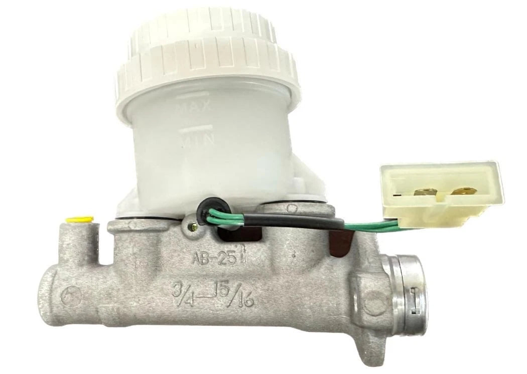 Brake Master Cylinder for Nissan Pulsar Sentra Tsuru (1982–1986)