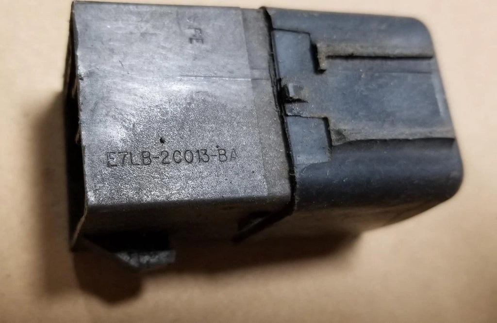 ABS Hydraulic Pump Relay for Ford Thunderbird SC Mark VII (1984–1993)