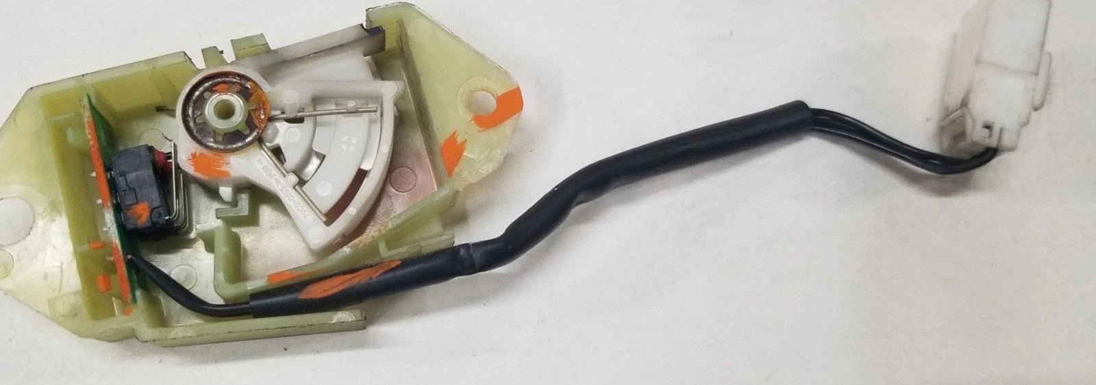 Brake Pedal Stop Switch LJB6420BB for Jaguar XK8 XKR XJS (1995–2006)