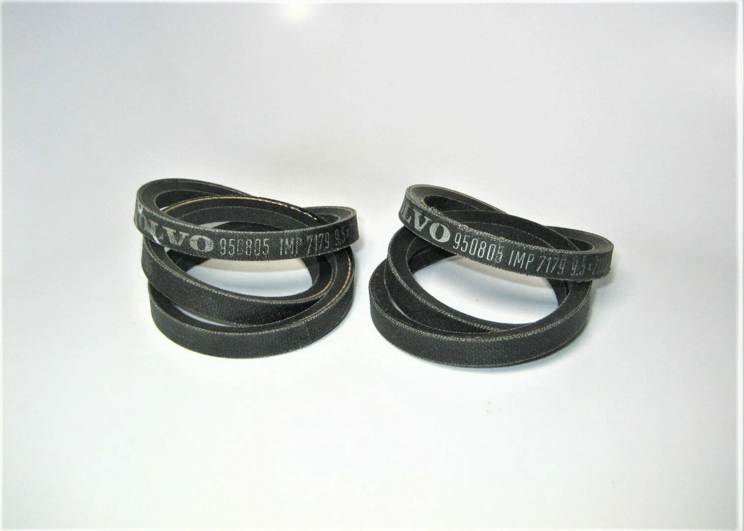 Set of 2 Drive Belts for Volvo Penta AQ BB MB (OEM 950805)