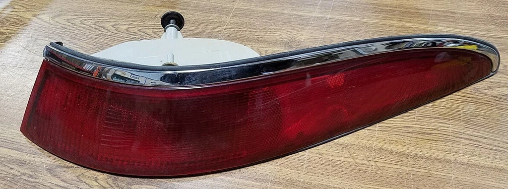 Corner Brake Tail Light Passenger Side for Lincoln Mark VIII (1993–1996)