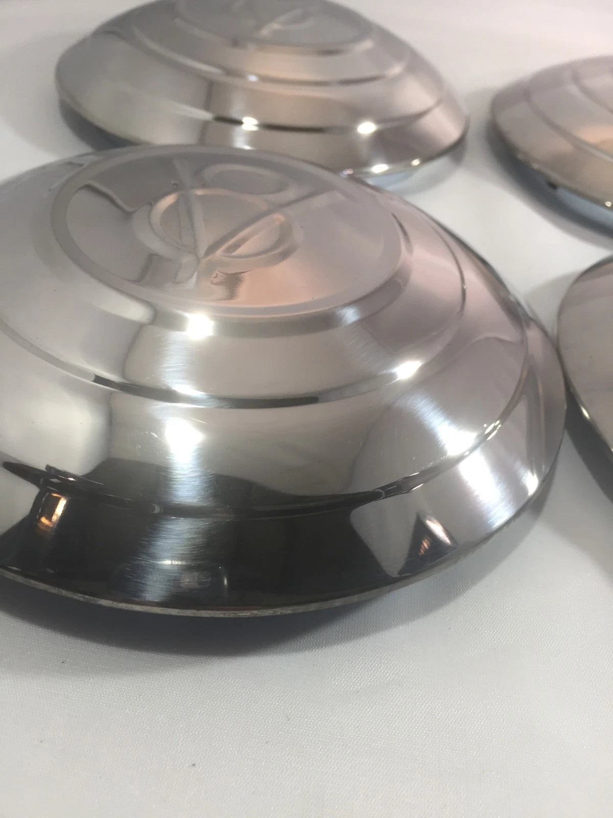 Set of 4 Hubcaps Stainless with Raised Rings for 1932 Ford Car V8 (1932–1932)