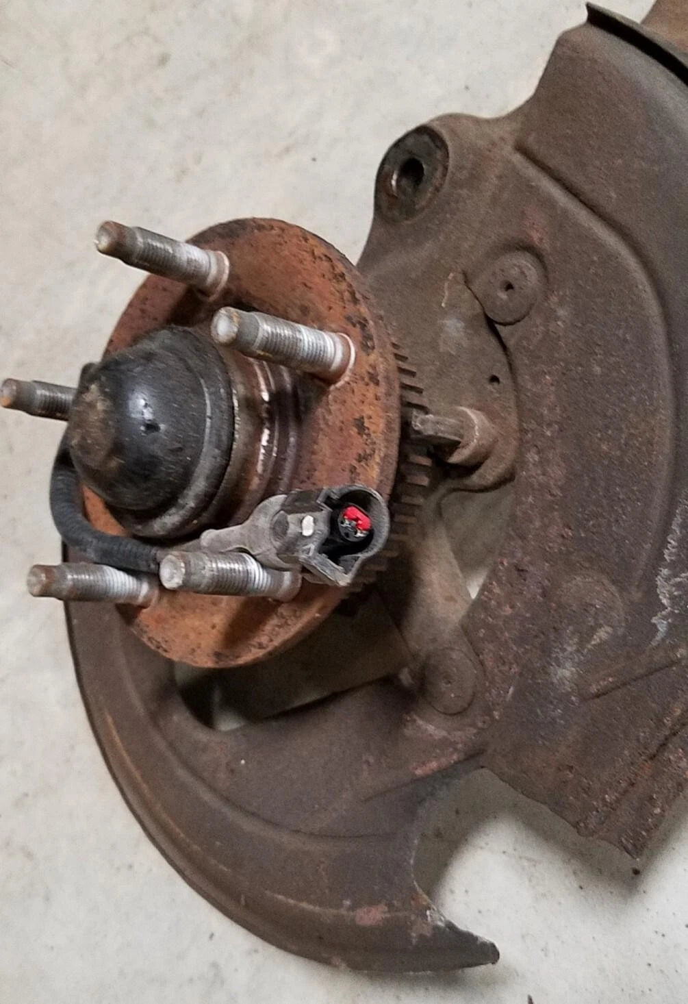 Front Spindle Hub Assembly with ABS Sensor for Ford Thunderbird Cougar Mark VIII (1993–1998)