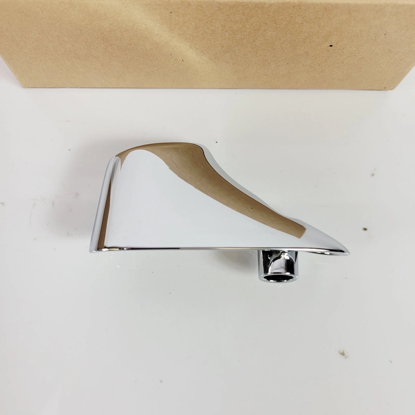 Left Chrome Front Turn Signal Bracket for Harley-Davidson Road Glide (2015–2023) 67800300