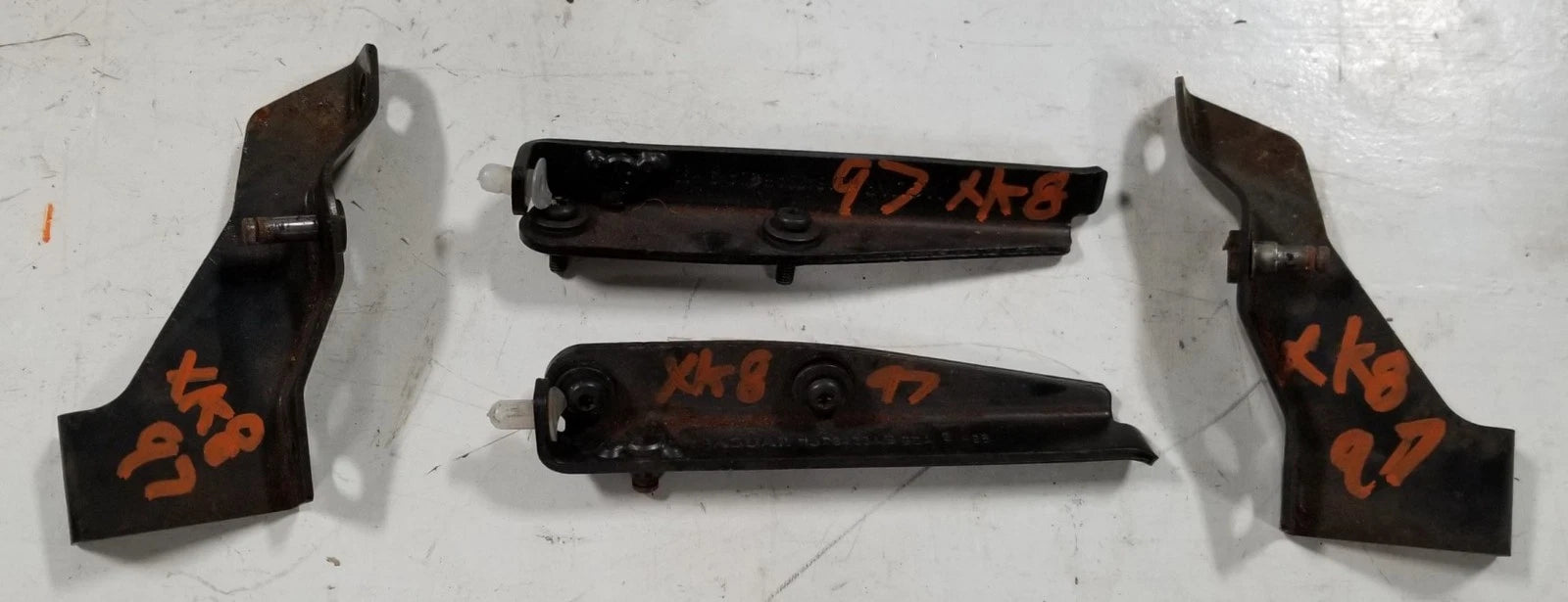 Set of 2 Front Bumper Brackets for Jaguar XK8 XKR (1997–2000)