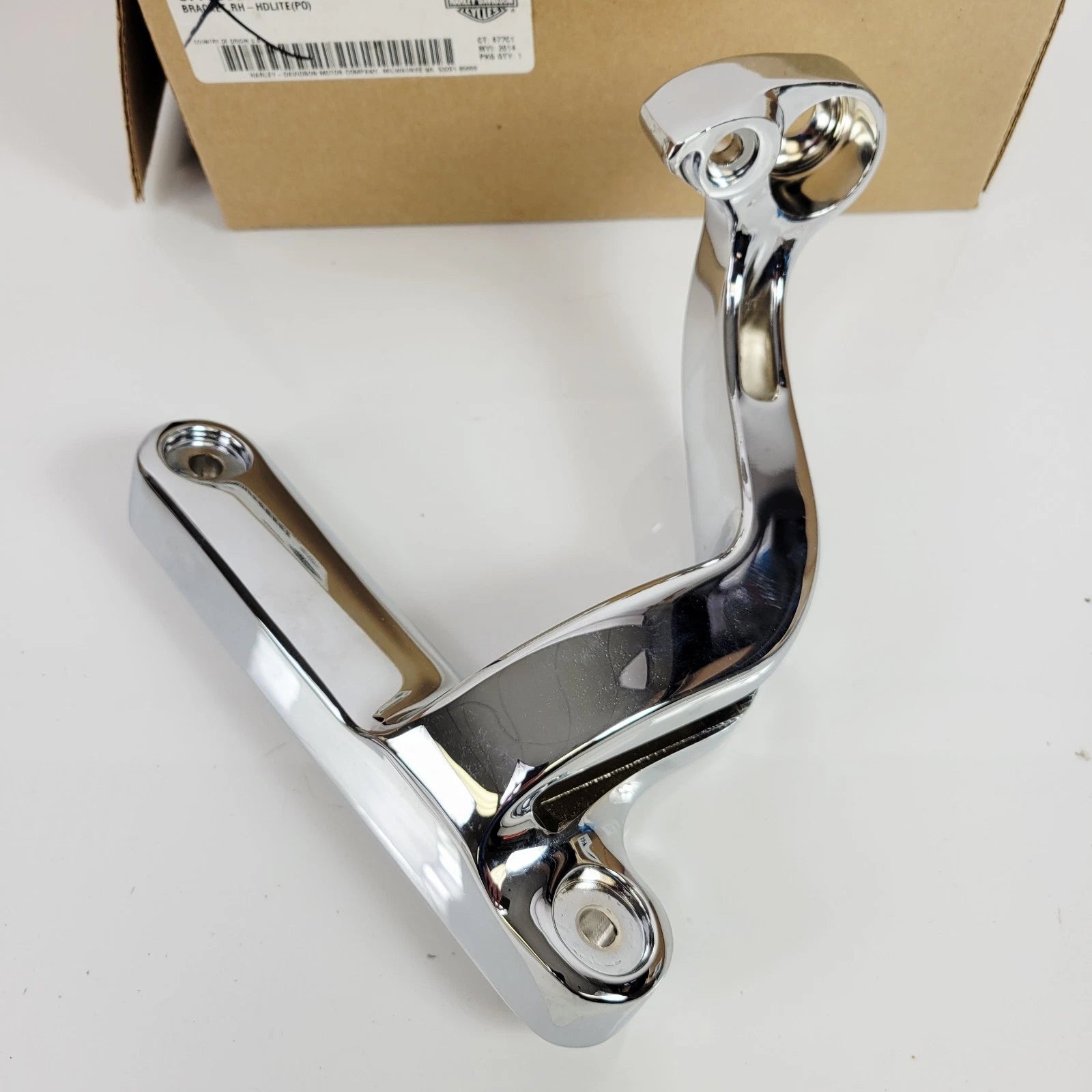 Right Side Aux Lamp Chrome Bracket for Harley Davidson Touring (2014–2023) 67700057
