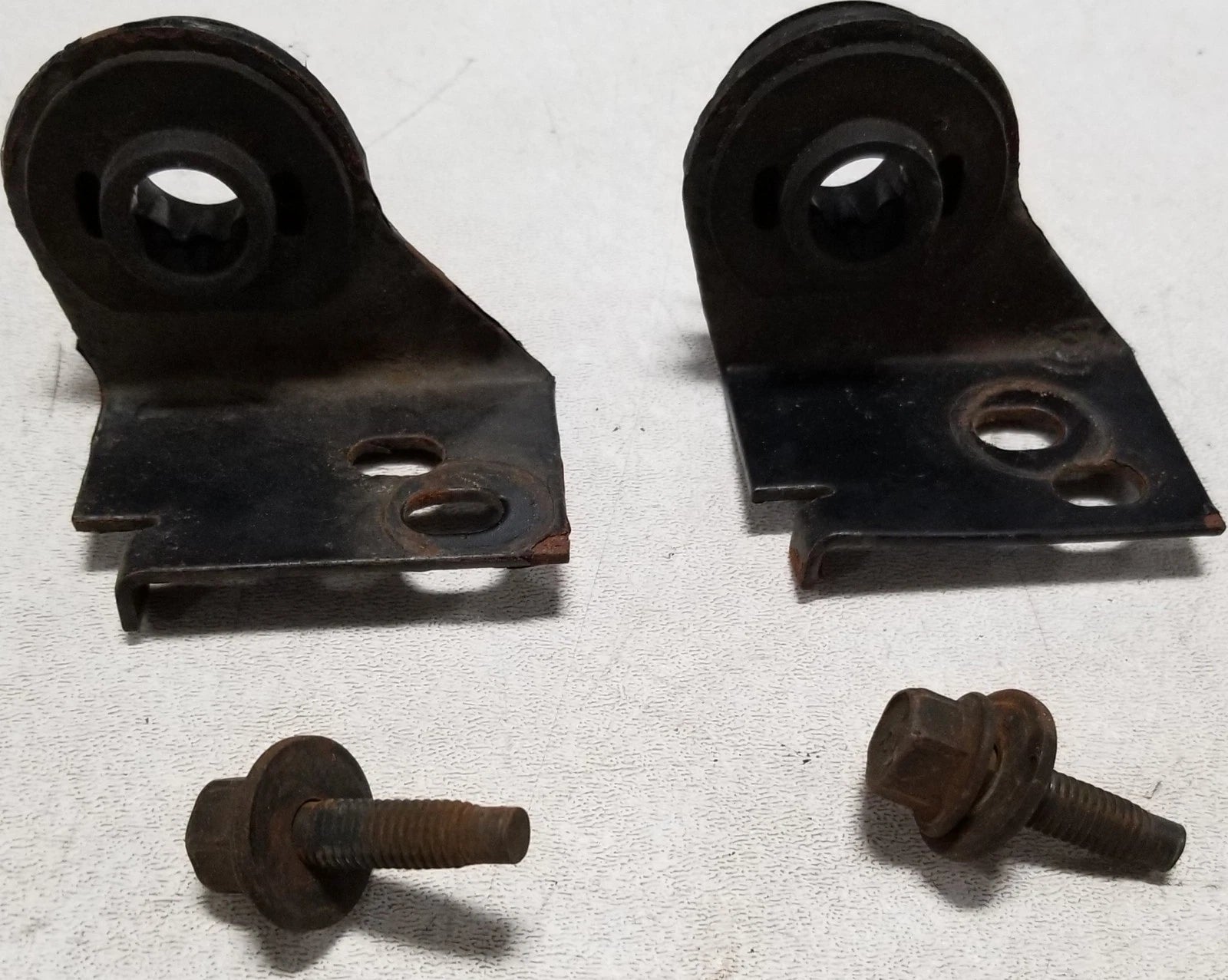 Radiator Core Support Bolt Bracket Kit for Thunderbird Cougar (1994–1997)