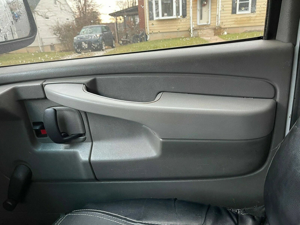 Passenger Inner Door Pull Handle Armrest for Chevy Express GMC Savana (2003–2019)
