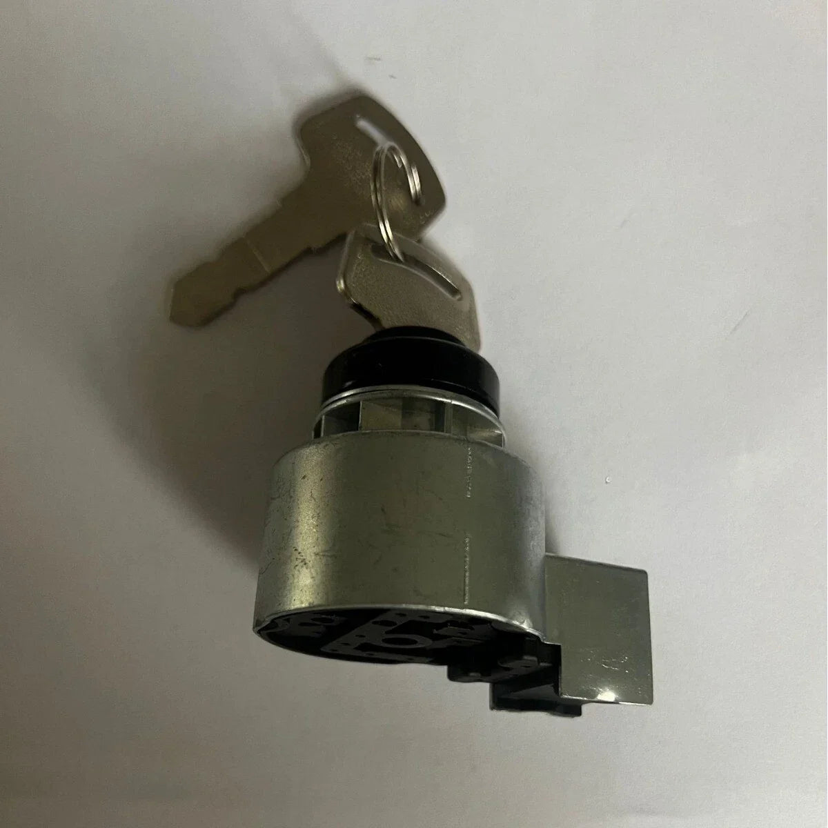 Ignition Switch & 2 Keys for Kubota B2400 B2100 B7500 B1700 (2000–2010)