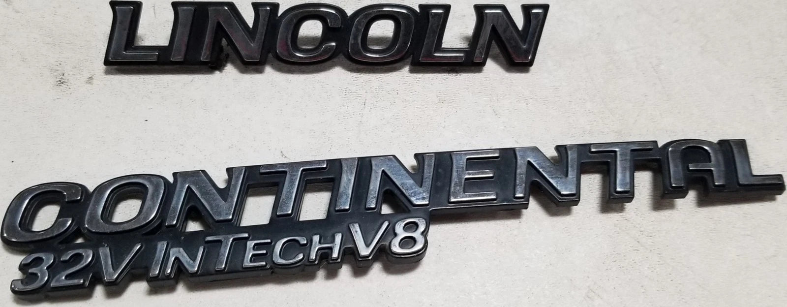 Trunk Emblem for Lincoln Continental (1995–1997) 32V InTech V8