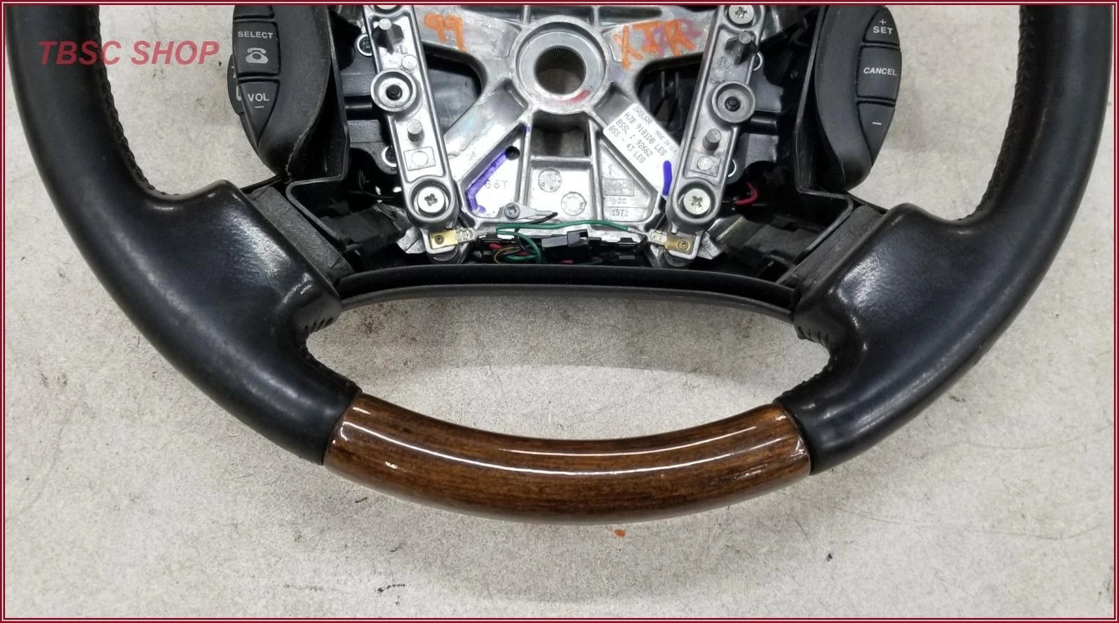 Steering Wheel with Switches for Jaguar XJR (1998–2003) HJE9181
