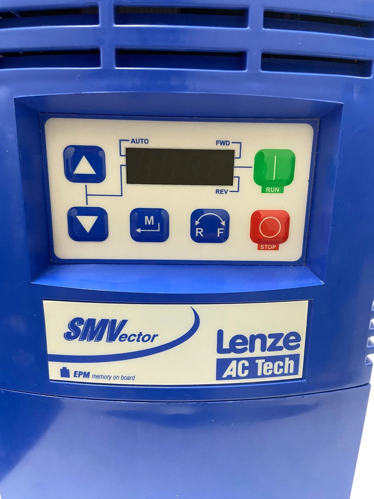 Lenze ESV552N02TXB VFD for 7.5HP 208-240V 3-Phase AC Drive (NEMA 1)