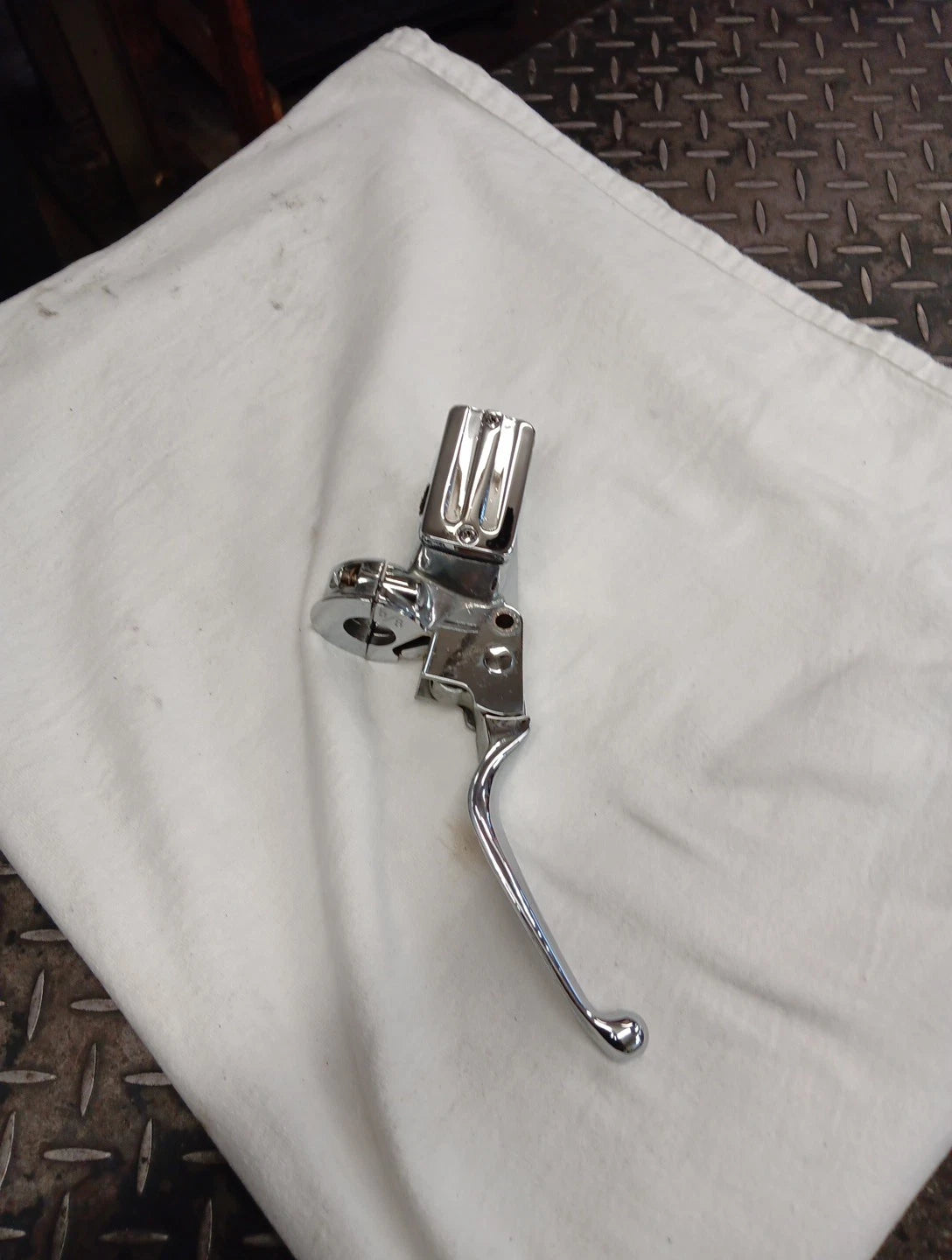 5/8 Front Chrome Master Cylinder Assembly for Aftermarket Vehicles