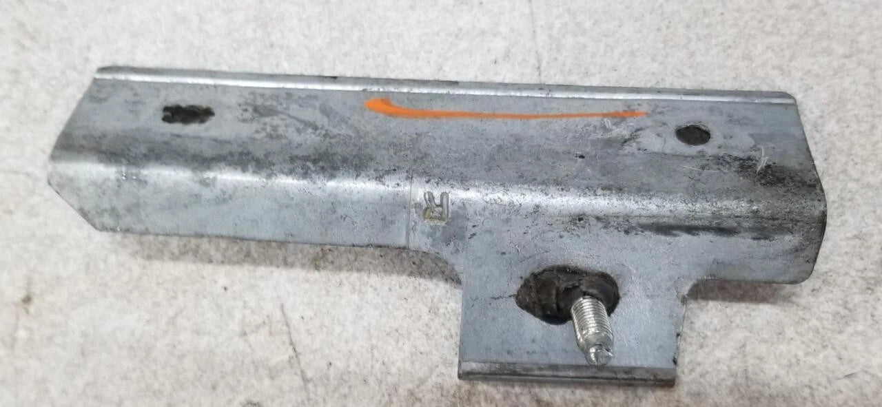 Set of 2 Rear Mounting Brackets for 1989-1997 Thunderbird Cougar
