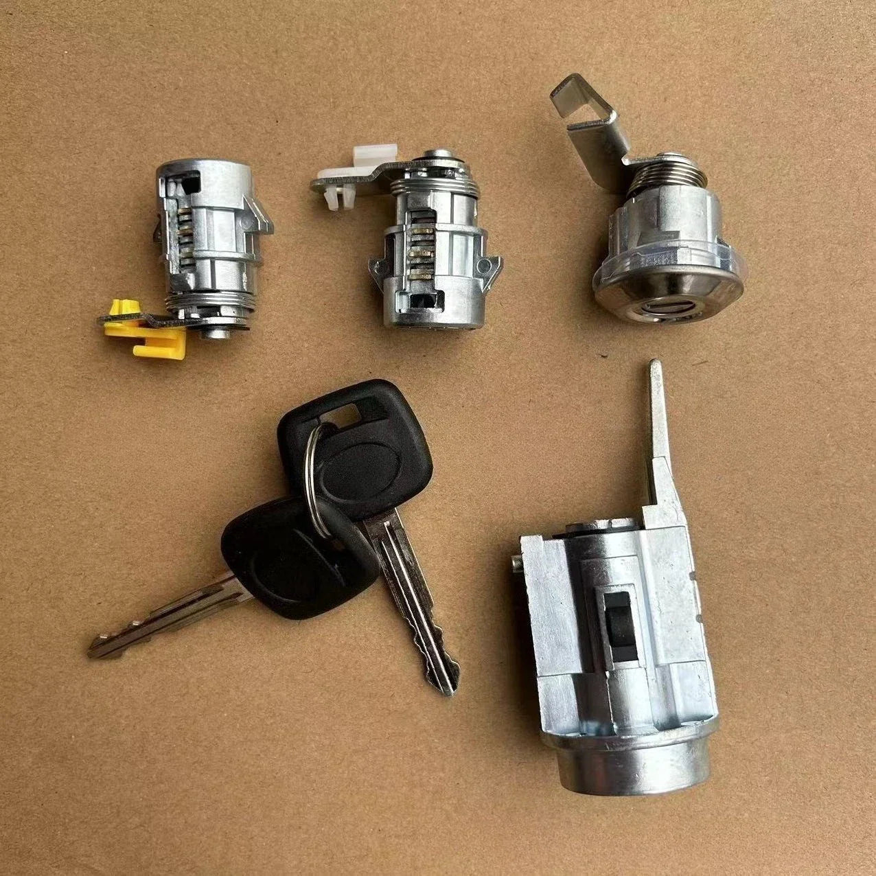 Ignition Door Lock Cyl & Gas Lock for Toyota 4Runner Pickup (1991–1995)