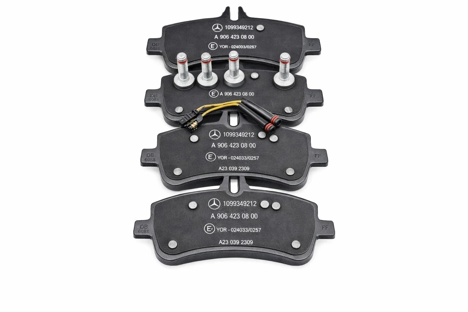 Set of 4 Rear Disc Brake Pads for Mercedes-Benz Sprinter 3500 (2007–2018) 0064204520
