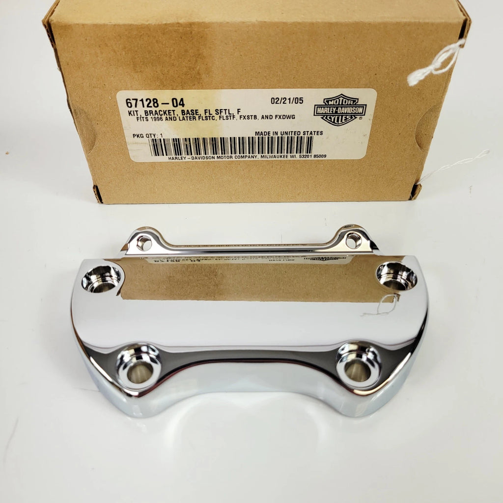 Chrome Handlebar Clamp for Harley-Davidson Softail (1996–2015) 67128-04
