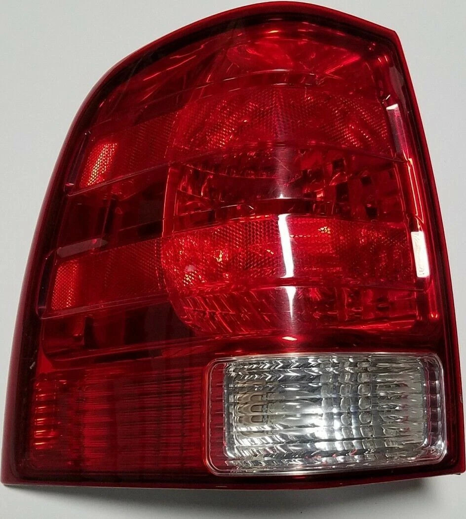 Driver Tail Light for Ford Expedition (2003–2006) 2LIX-13B505-A
