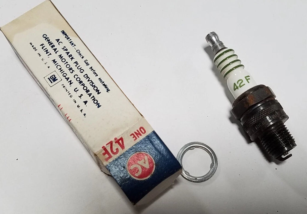 NOS Vintage AC Fire Ring Spark Plugs for GM (1942)