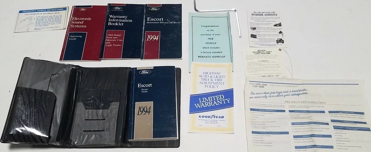 Owners Manual Cover for Ford Escort (1994)