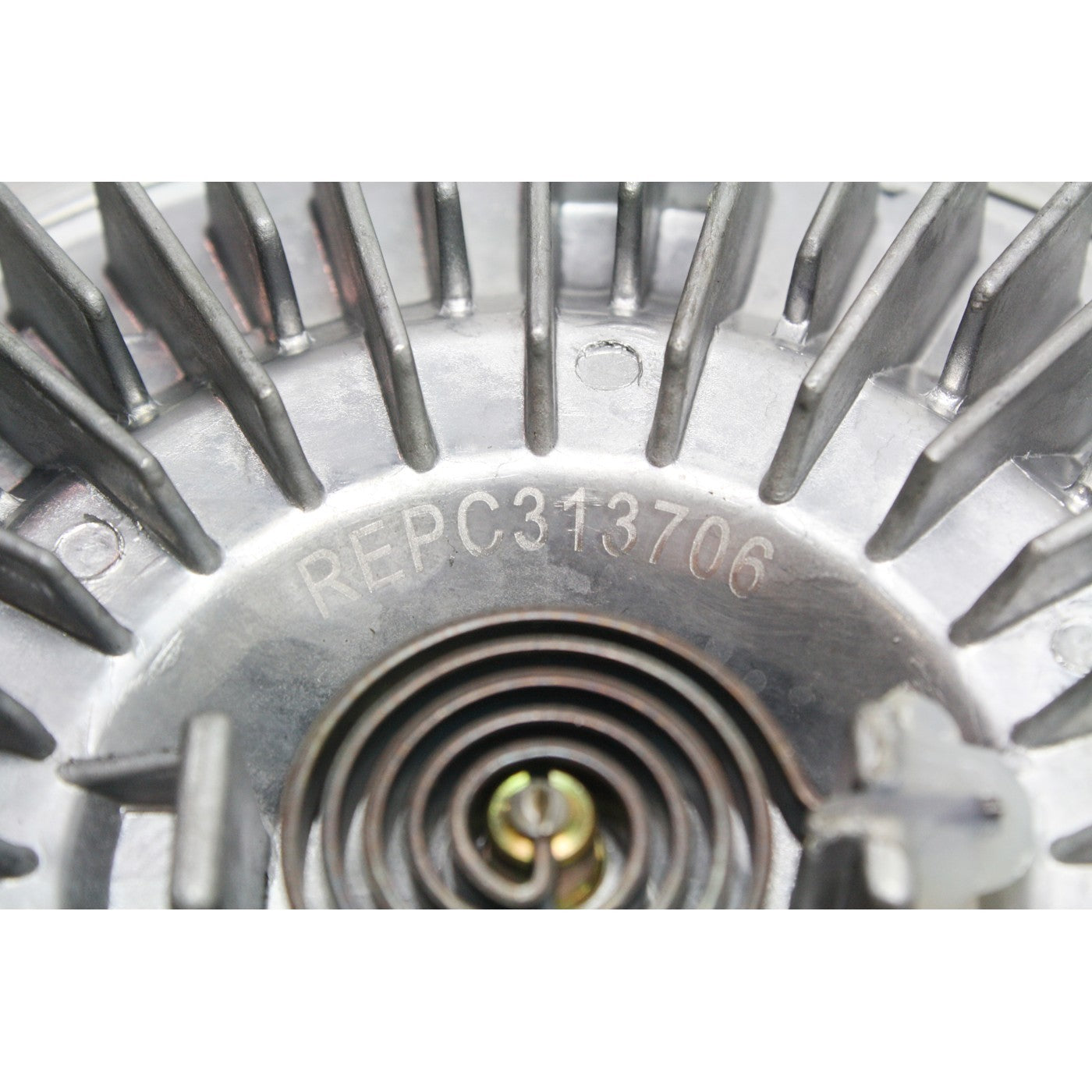 Fan Clutch for Chevy S10, K1500 (1996–2003) Reverse Rotation 6.00 in. O.D.