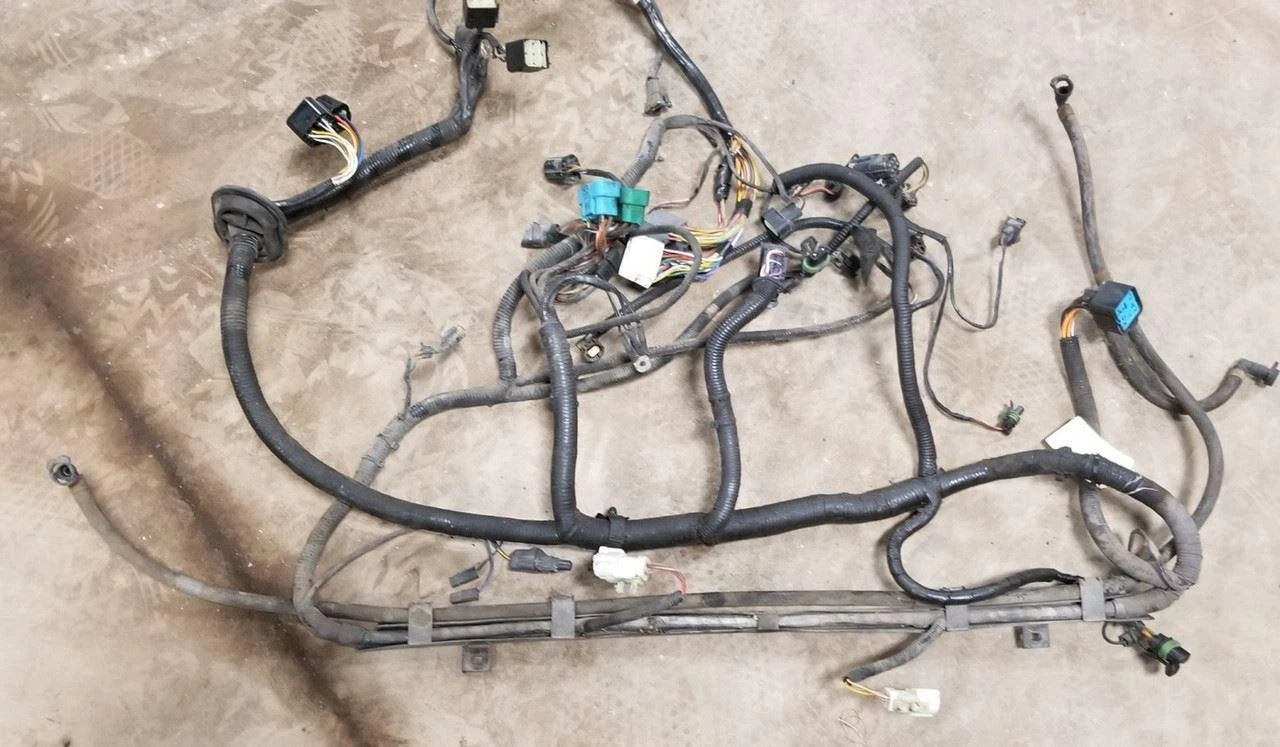 Left Driver Side Headlight Wire Harness for Jaguar XK8 XKR (1997–2000)