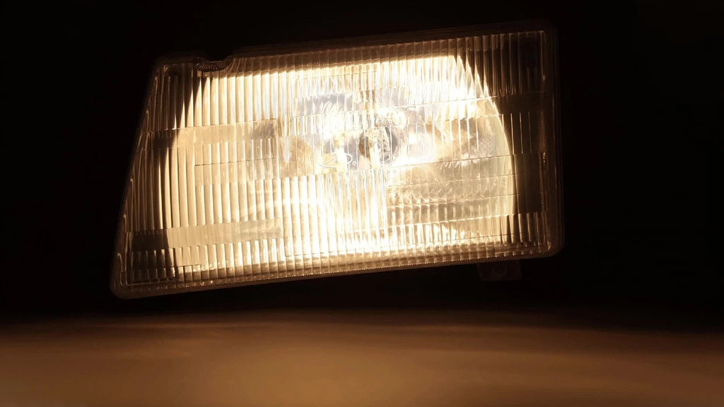 Headlight Headlamp w/Bulb Driver Side Left for Peterbilt 375 385